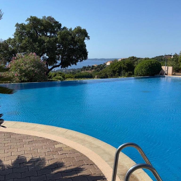 Mazet climatisé, vue mer, piscines - Appartement - 34