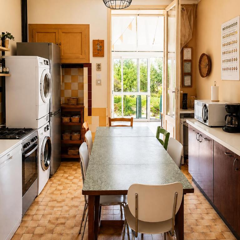 5 chambres Jardin privatif Tram à 8 min - Five-Bedroom House - 4