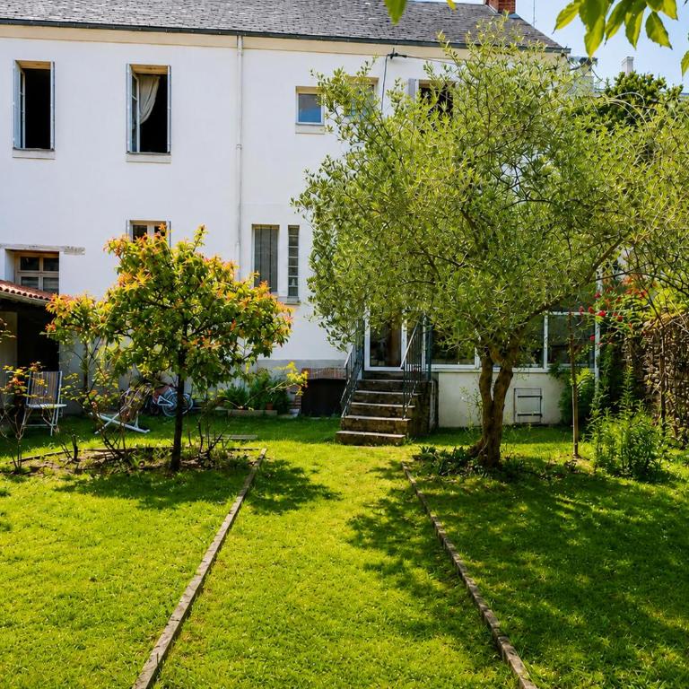 5 chambres Jardin privatif Tram à 8 min - Five-Bedroom House - 6