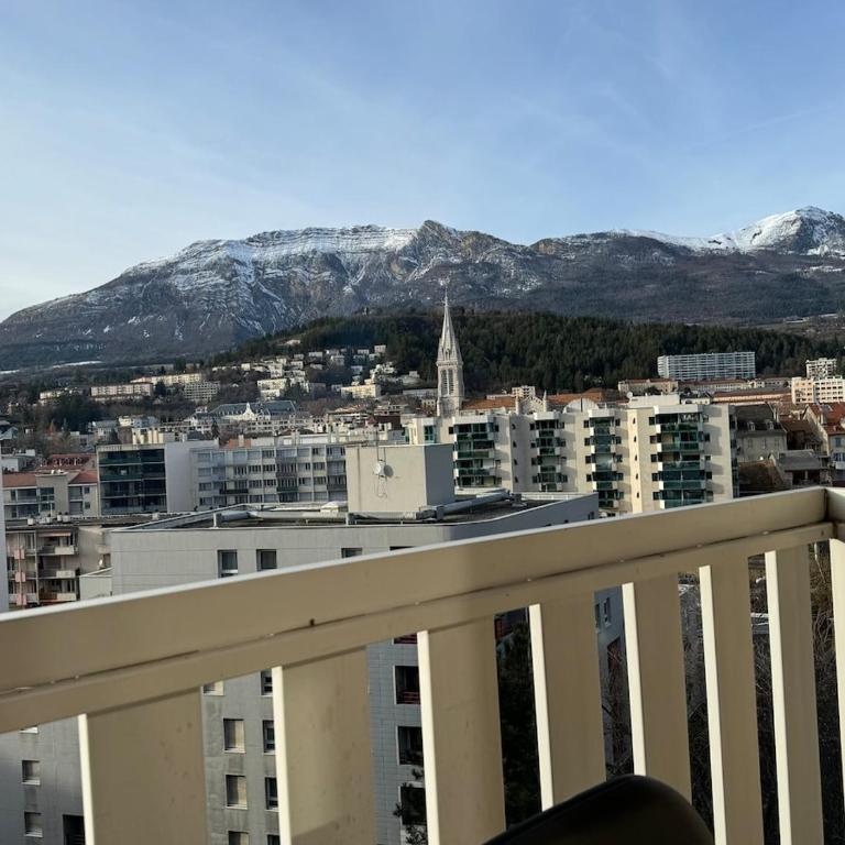 Appartement calme & cosy - Vue montagne - Centre-ville à 2 min - Appartement 2 Chambres avec Vue sur la Montagne - 8