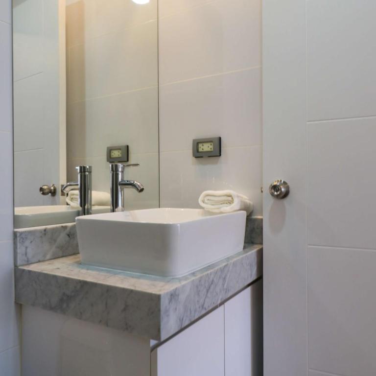 Charming 2BR with Balcony & View in Miraflores - Apartment - 11