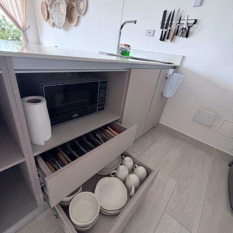 Boutique Suite with Resort Style Amenities - One-Bedroom Apartment - 14