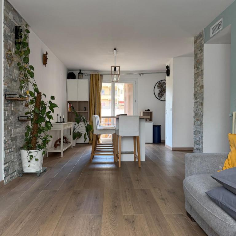 Beautiful 2-bedroom apartment with air conditioning - Tram - Balconies - Quiet - Appartement 2 Chambres - 1