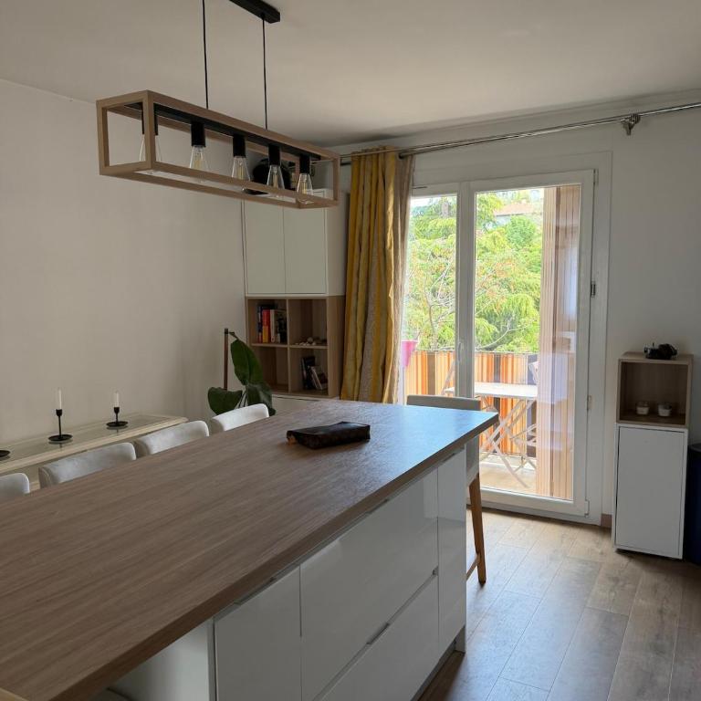 Beautiful 2-bedroom apartment with air conditioning - Tram - Balconies - Quiet - Appartement 2 Chambres - 3