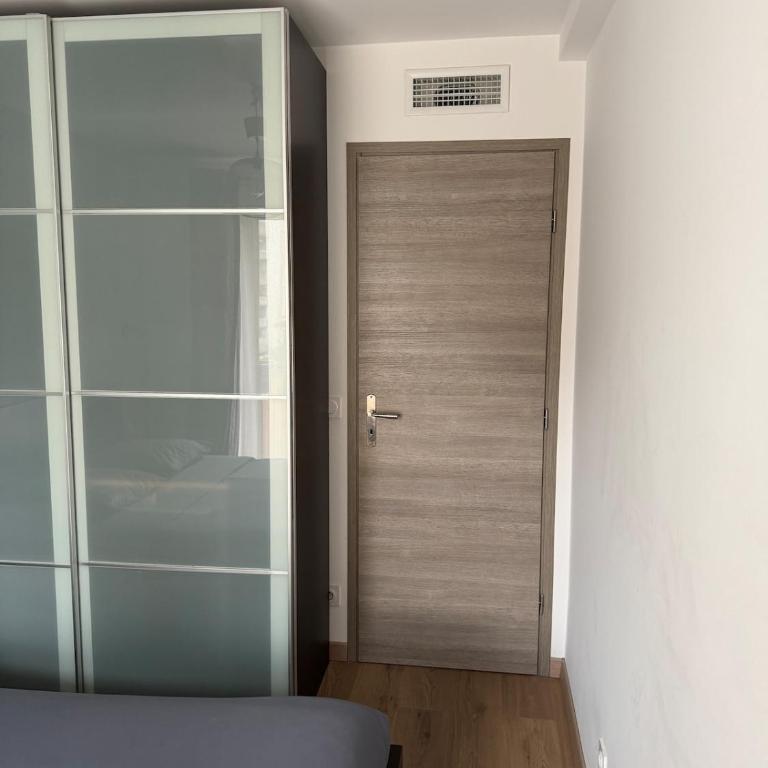 Beautiful 2-bedroom apartment with air conditioning - Tram - Balconies - Quiet - Appartement 2 Chambres - 6