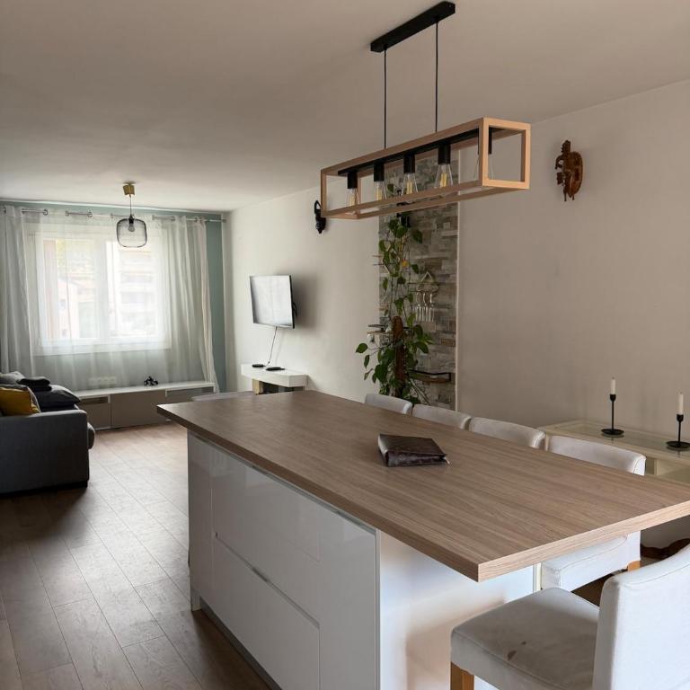 Beautiful 2-bedroom apartment with air conditioning - Tram - Balconies - Quiet - Appartement 2 Chambres - 8
