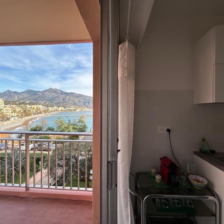 Appartamento Fronte Mare con Terrazza McGregor's Seaview - McGregor's Seaview Studio - 4