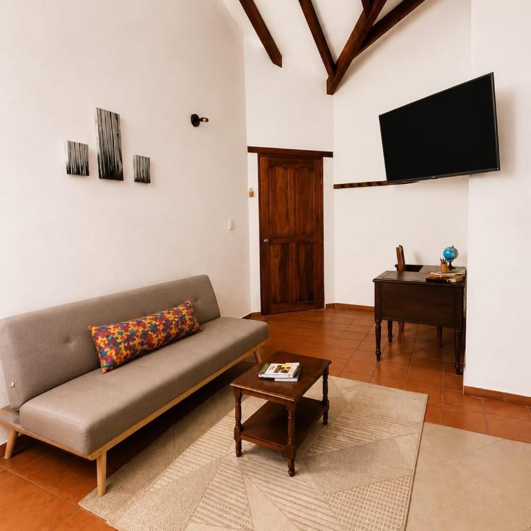 Alma Iris - Two-Bedroom Apartment - 8