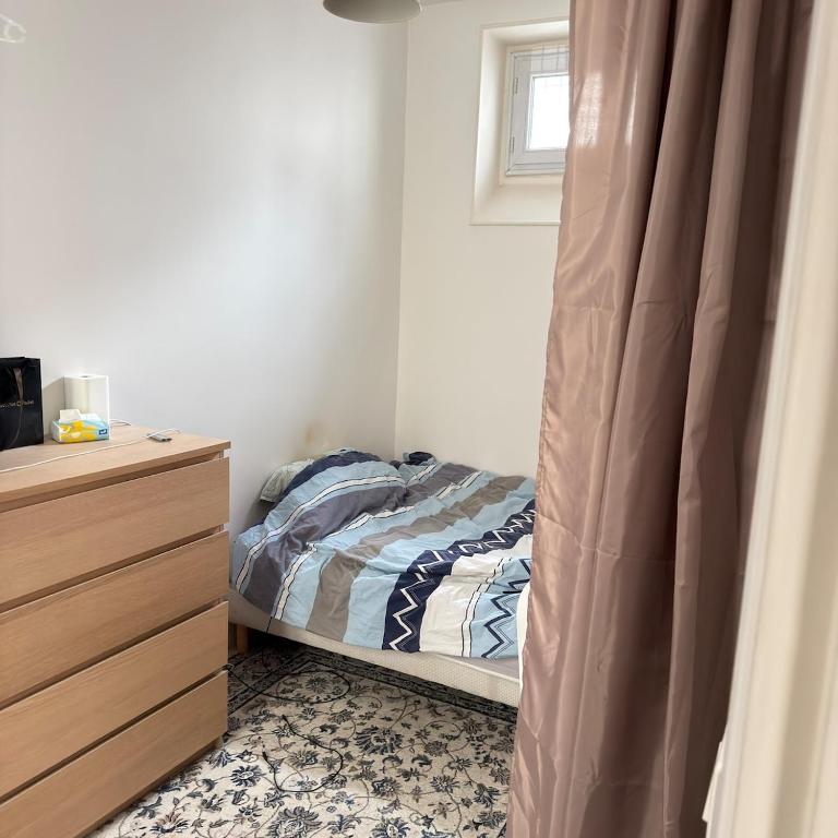 2-Bedroom Apartment 75010 at Canal Saint-Martin - Appartement 1 Chambre - 8