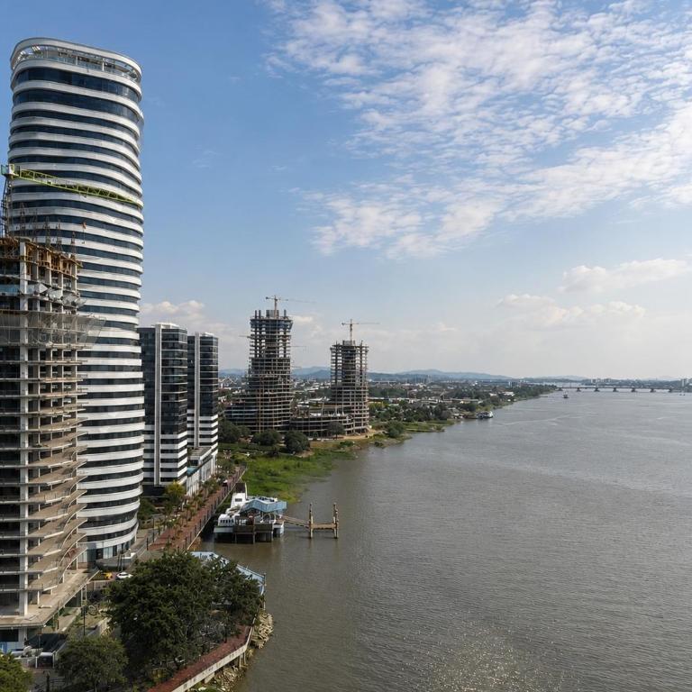Suite Premium con Piscina en Puerto Santa Ana RF1-808 - Apartamento de 1 dormitorio con vistas a la ciudad - 2