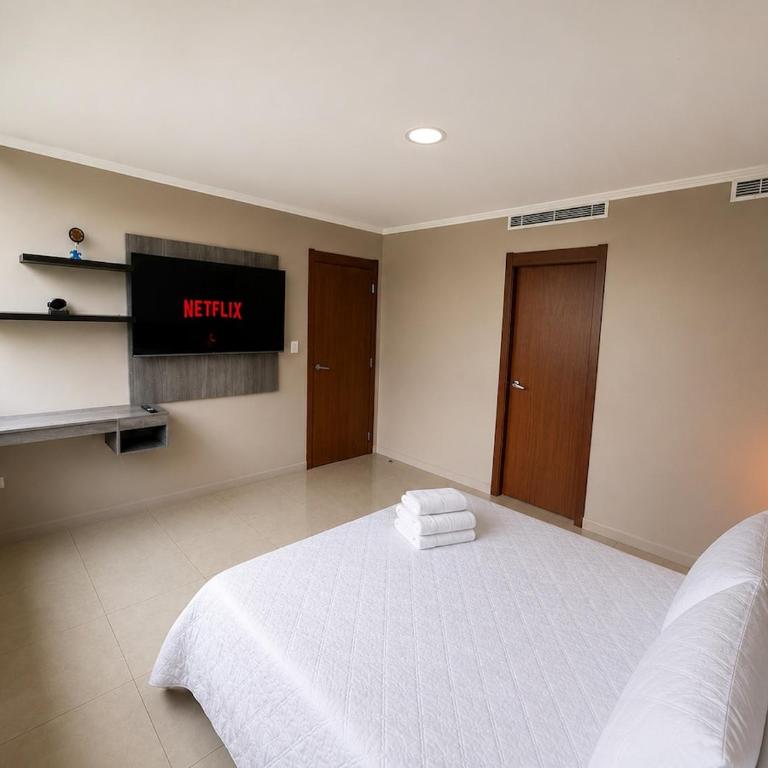 Suite Premium con Piscina en Puerto Santa Ana RF1-808 - Apartamento de 1 dormitorio con vistas a la ciudad - 24