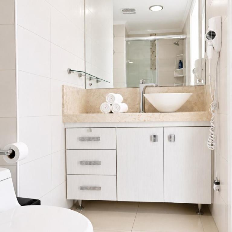 Suite Vista al Río con Piscina, Gym y Jacuzzi RF1-1107 - Apartamento de 1 dormitorio con vistas al río - 9