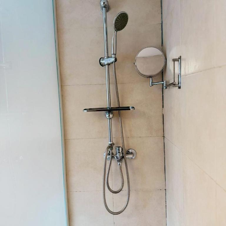 Dúplex con cochera cerca del Kempes y Aeropuerto - One-Bedroom House - 15
