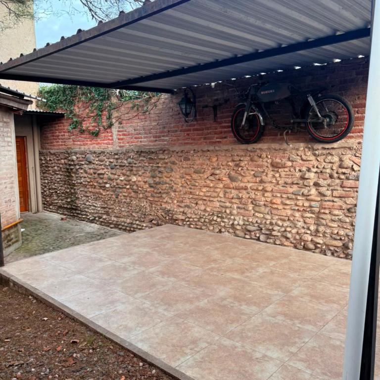 Dúplex con cochera cerca del Kempes y Aeropuerto - One-Bedroom House - 1