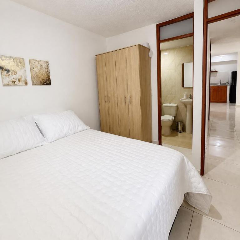 Modern 3-Bedroom, 2-Bathroom Apartment in a Gated Community - Apartamento de 3 dormitorios - 5