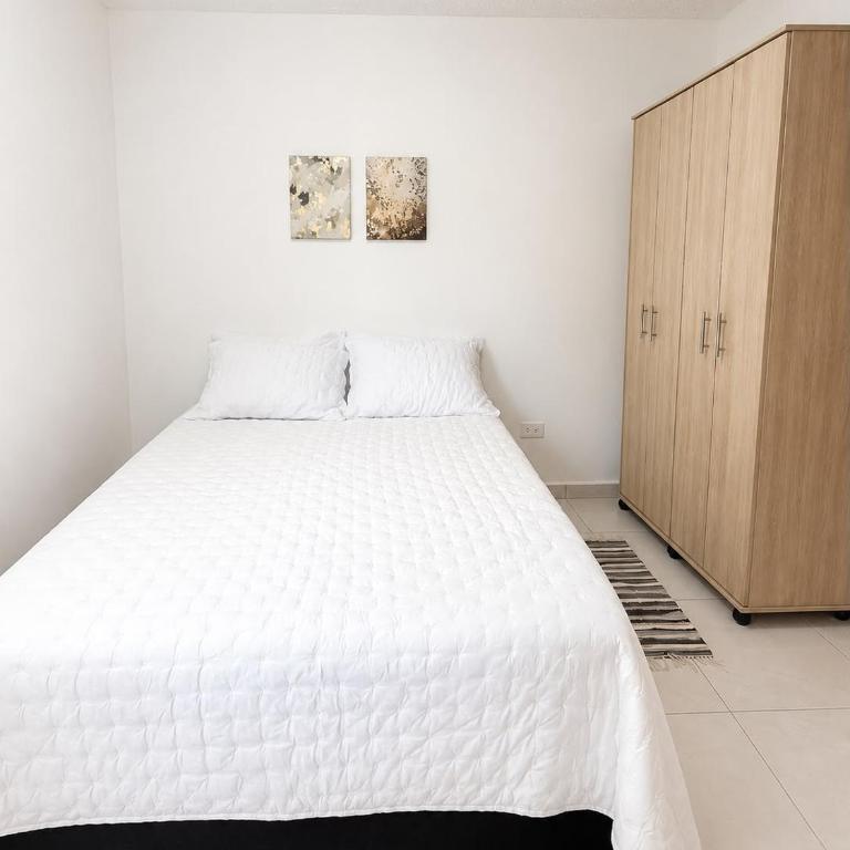 Modern 3-Bedroom, 2-Bathroom Apartment in a Gated Community - Apartamento de 3 dormitorios - 10