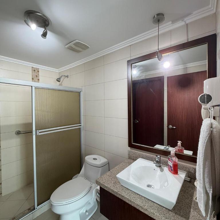 Amplio departamento con vista panorámica al río RF2-1001 - Apartamento de 2 dormitorios con vistas al río - 3
