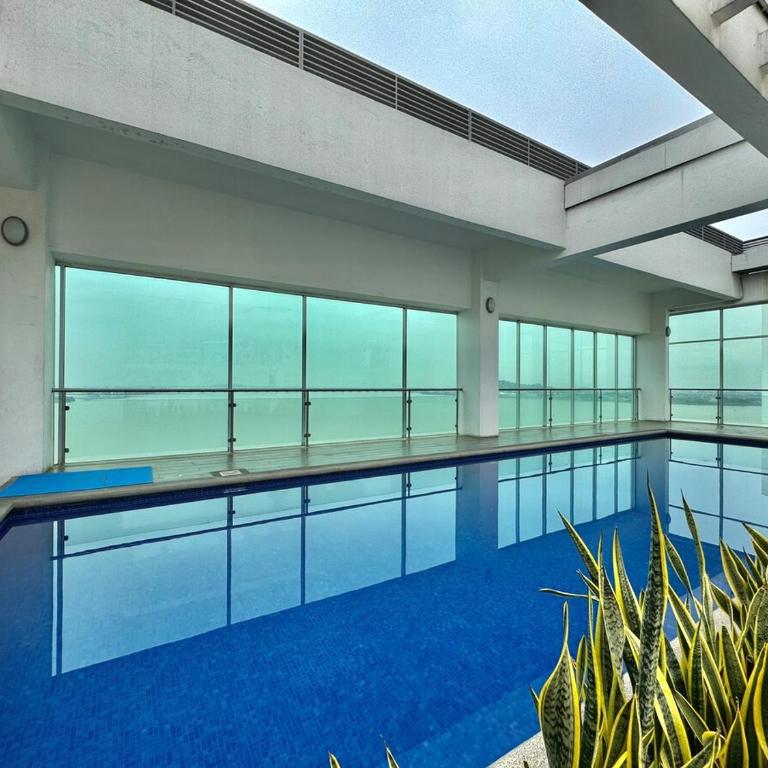Amplio departamento con vista panorámica al río RF2-1001 - Apartamento de 2 dormitorios con vistas al río - 17