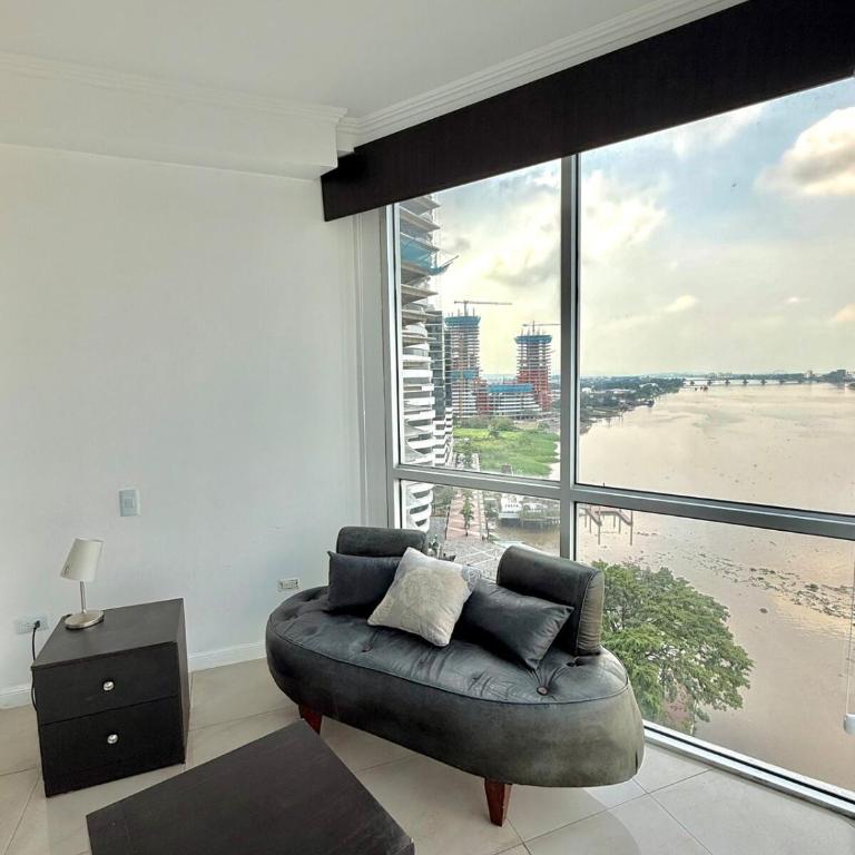 Amplio departamento con vista panorámica al río RF2-1001 - Apartamento de 2 dormitorios con vistas al río - 21