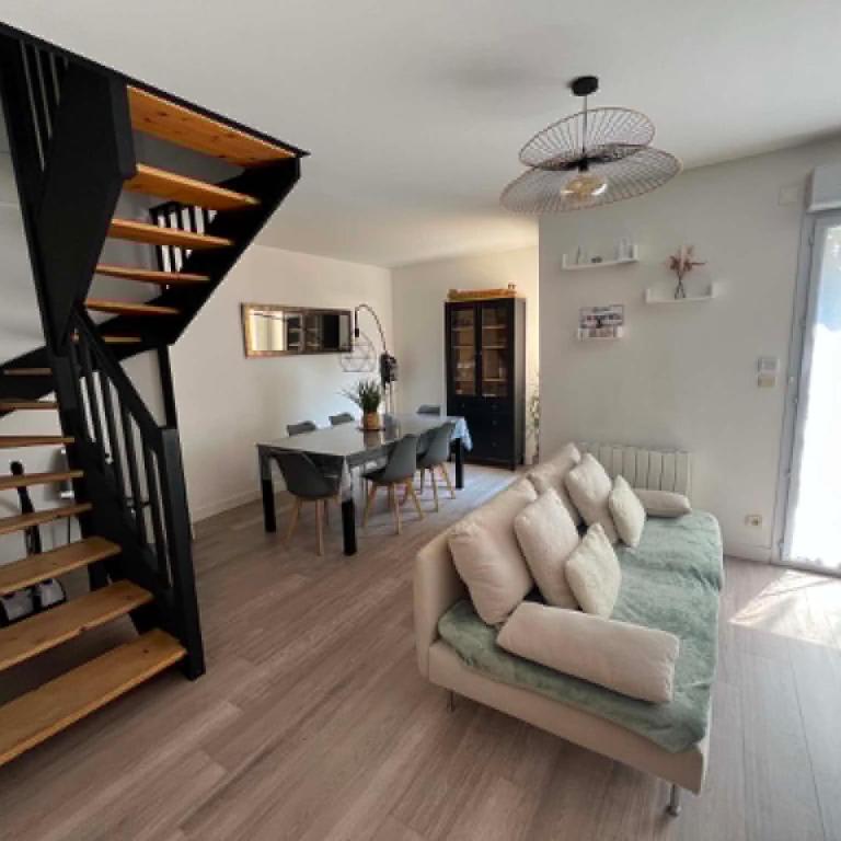 La Petite Citadine Proche Futuroscope - Three-Bedroom Home - 4