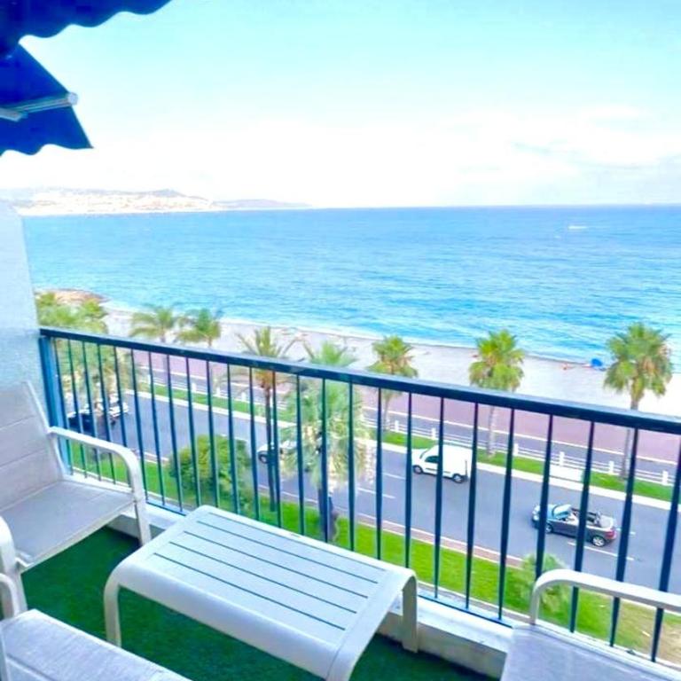 Sea view, Promenade des Anglais, 180 degree balcony, 4 people - Appartement 2 Chambres - 1