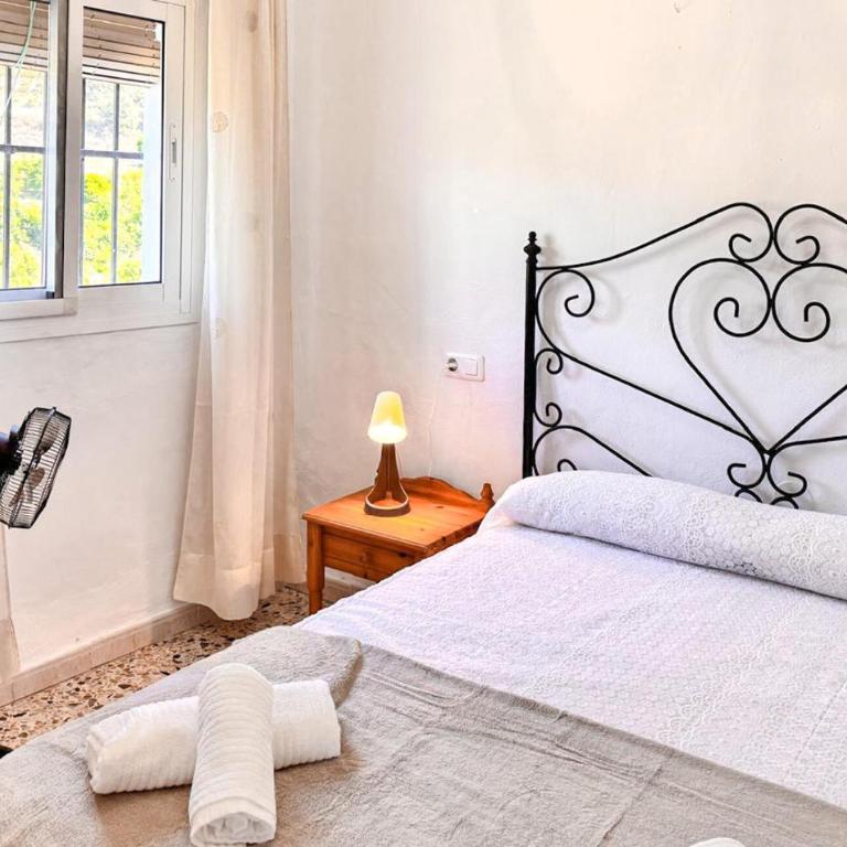 Nice Home In Frigiliana With Private Swimming Pool, Can Be Inside Or Outside - Casa de 2 dormitorios - 4