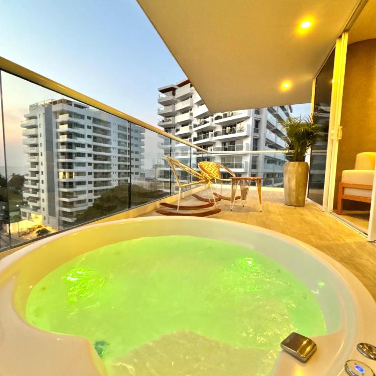 Caribbean Luxury 2BR 2Bth Gem with sea views, hot water and private jacuzzi on balcony - One-Bedroom Apartment - 9