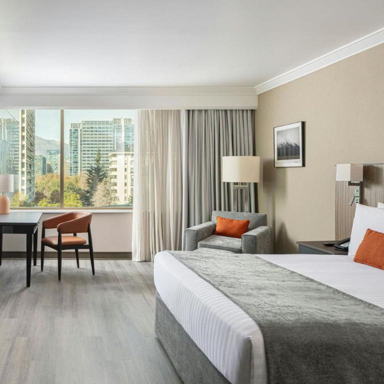 Santiago Marriott Hotel - Habitación con cama extragrande. - 3