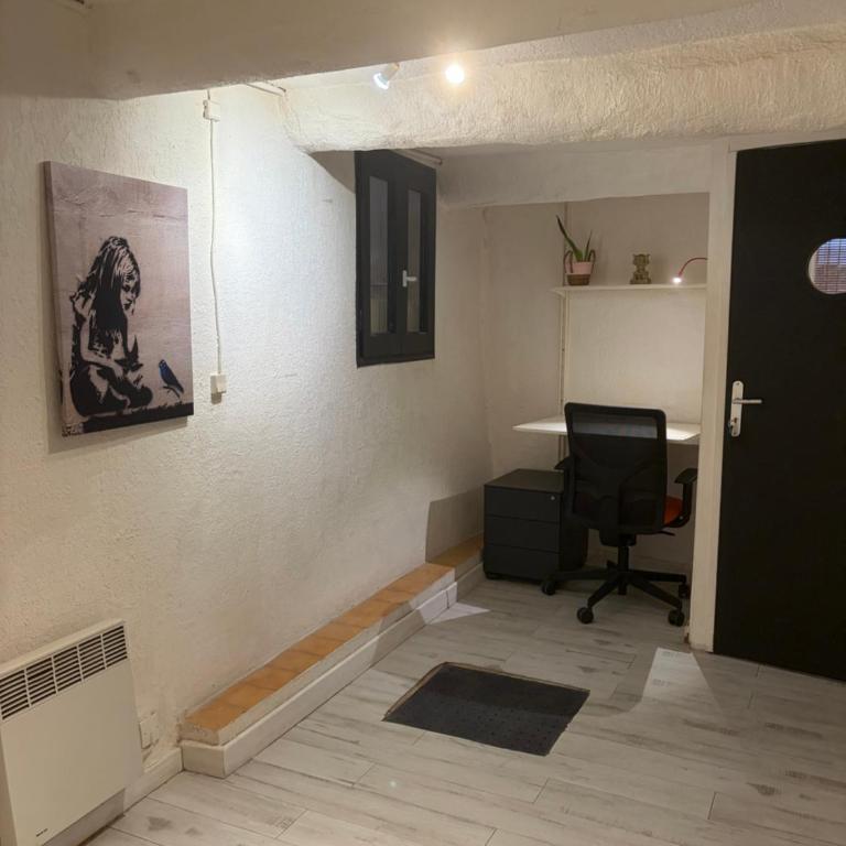 Loft duplex Rez-de-chaussée sous sol 100m2 climatisé centre historique Aix-en-Provence - Habitación Familiar con baño privado - 7