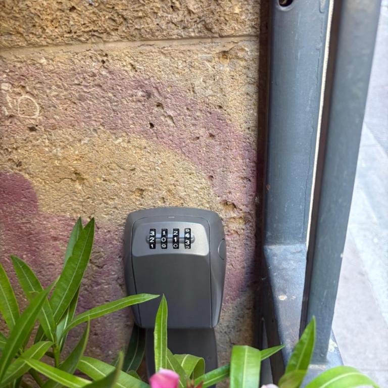Loft duplex Rez-de-chaussée sous sol 100m2 climatisé centre historique Aix-en-Provence - Habitación Familiar con baño privado - 11