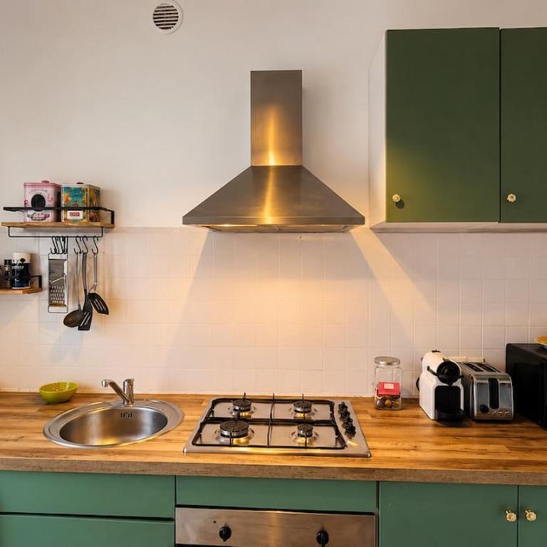 Authentic Nice Port Apartment - Walk Everywhere - Apartamento de 2 dormitorios - 8