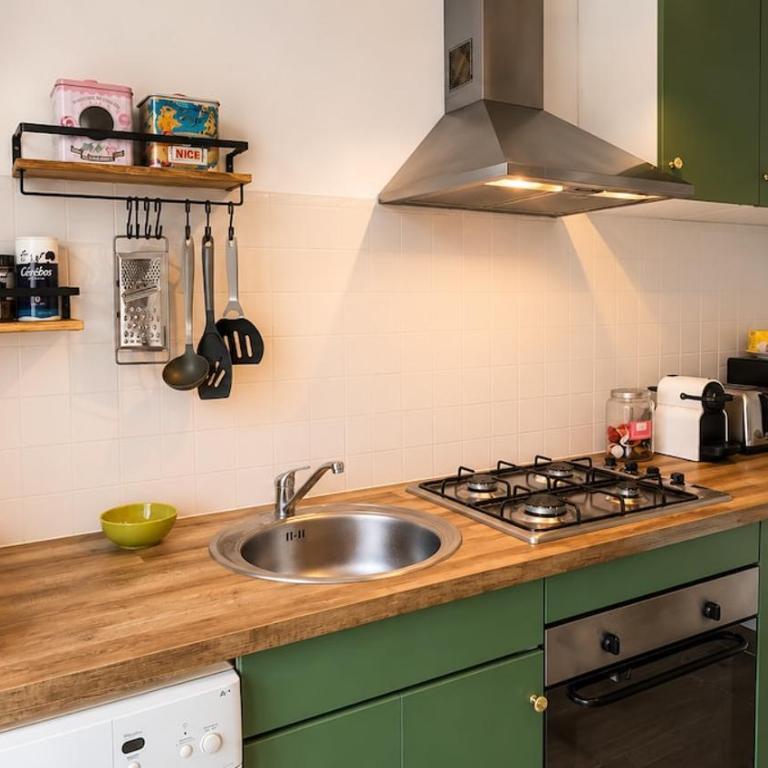 Authentic Nice Port Apartment - Walk Everywhere - Apartamento de 2 dormitorios - 19
