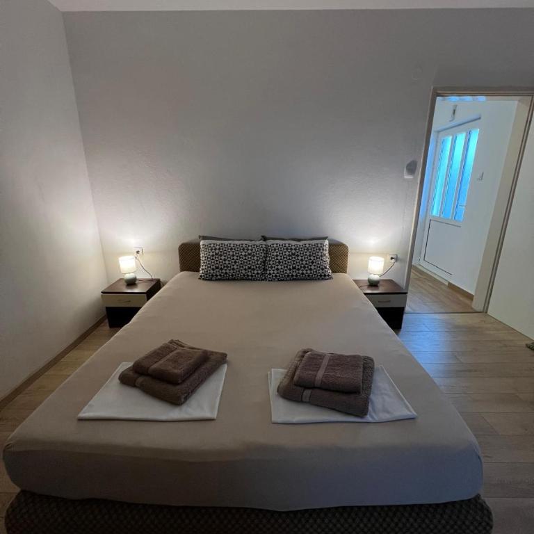 Apartments Andrović - Apartman sa 2 Spavaće Sobe, Terasom i Pogledom na More - 9