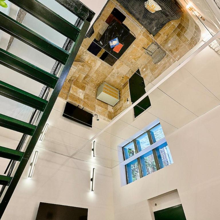 Exceptional double house with Jacuzzi - Villa - 16