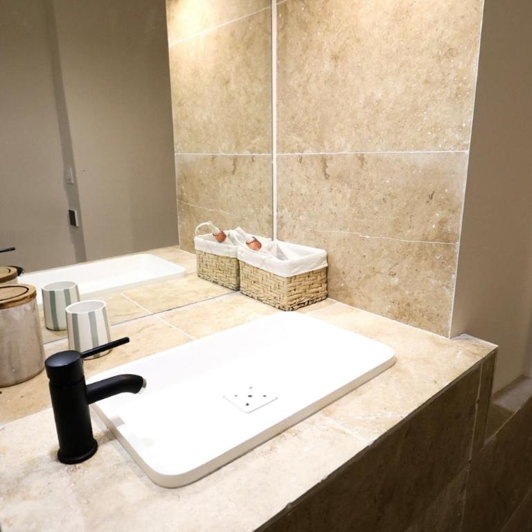 Exceptional double house with Jacuzzi - Villa - 52