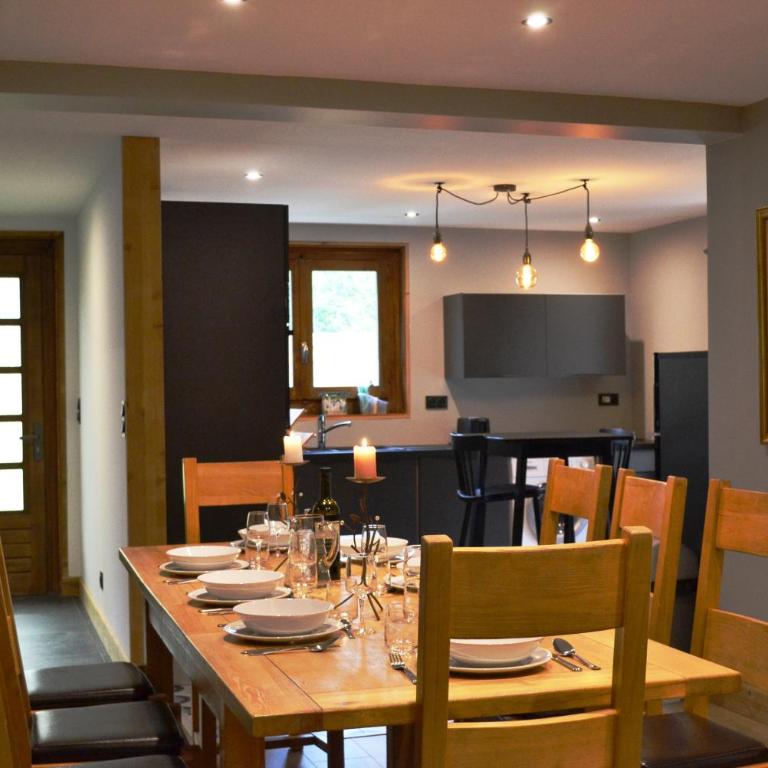 Chalet Mugnier - Suite with Hot Tub - 14