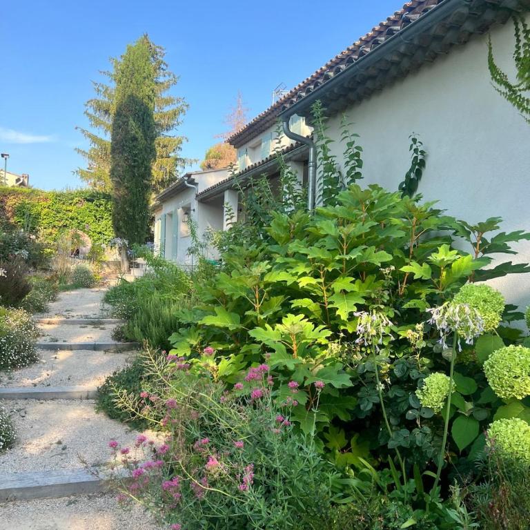 Provençal Villa with gym sauna, 5 min walk Valbonne - Villa - 32