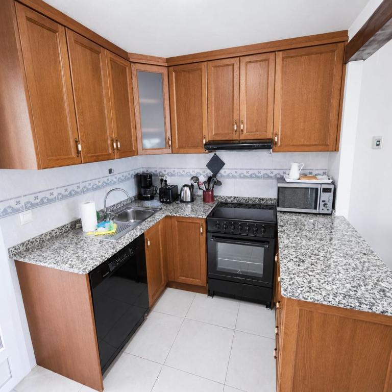 Altos de la Baha Spacious Townhouse with Private Garden Pool - Ferienhaus - 30