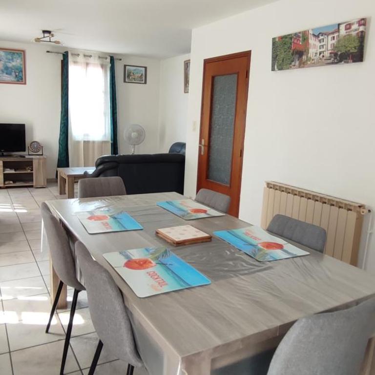 villa rue gainekoa 1er étage - Appartement 2 Chambres - 4
