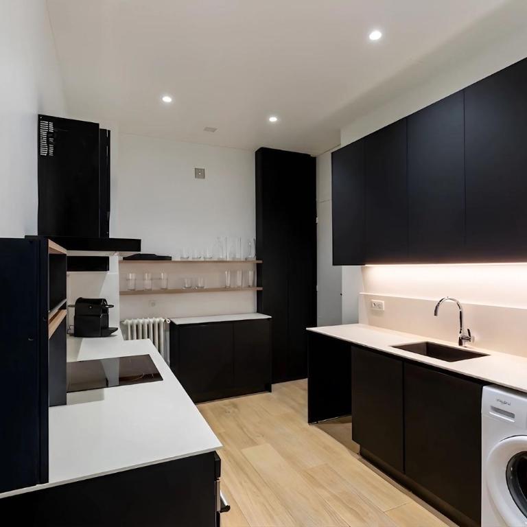 Prestigious 4BR - Sleeps 9 - Trocadero - Appartement 4 Chambres de Luxe - 56