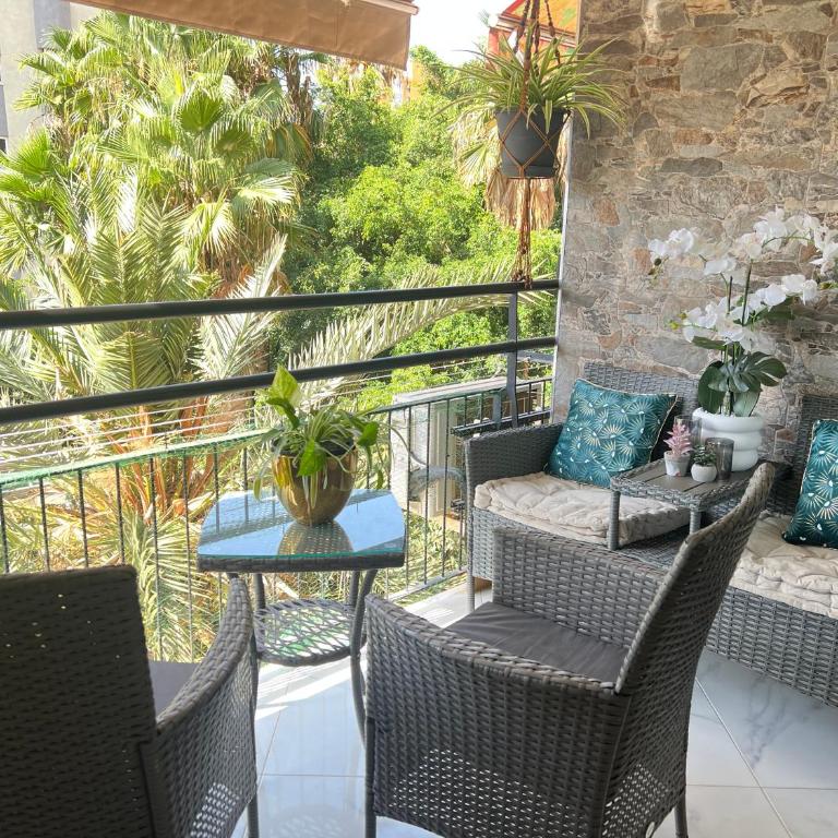 BENILOVE2 -appartement traversant et lumineux à LEVANTE Parking gratuit - One-Bedroom Apartment with Terrace - 6