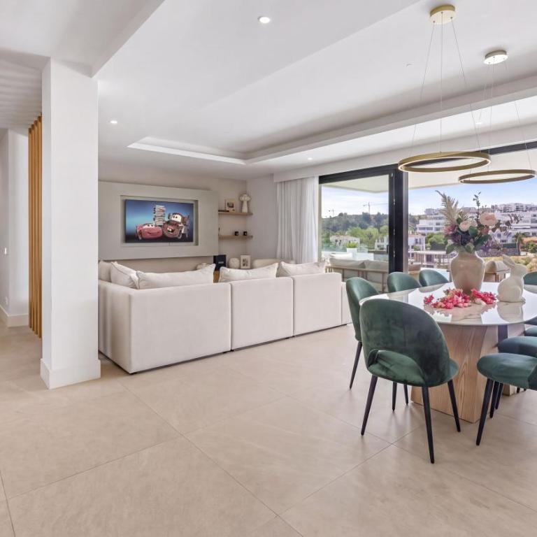 VACATION MARBELLA I Villa Status, Private Pool, 5min to the Beach, BBQ, Rooftop Terrace, 5 BDRS, Luxury Villa - Villa with Private Pool - 5