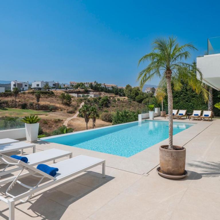 VACATION MARBELLA I Villa Status, Private Pool, 5min to the Beach, BBQ, Rooftop Terrace, 5 BDRS, Luxury Villa - Villa with Private Pool - 52