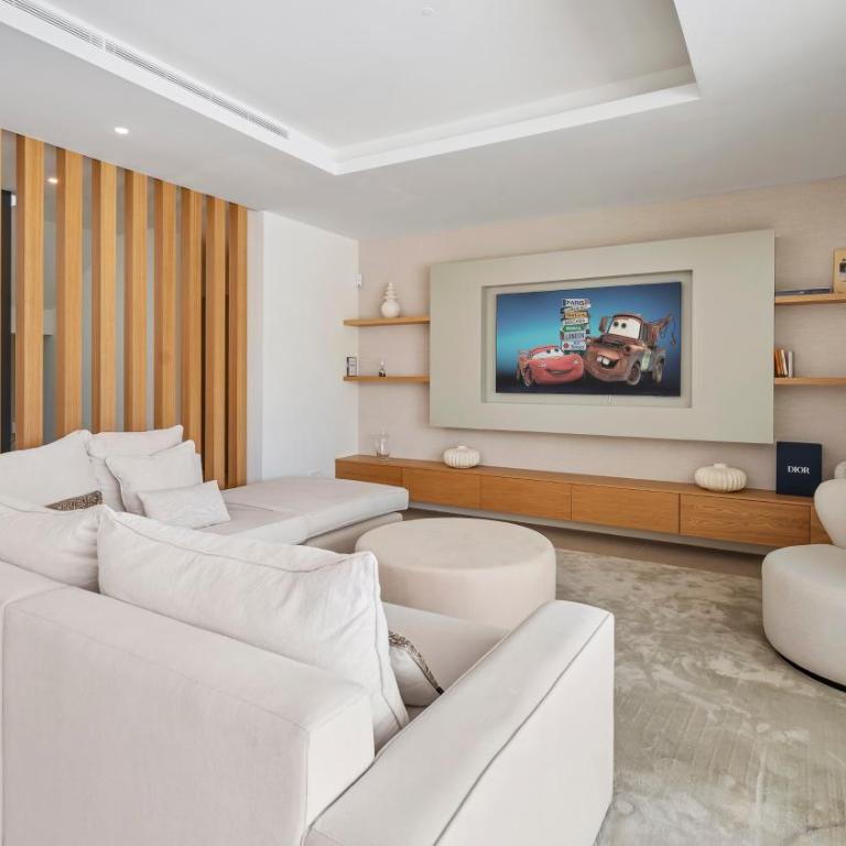 VACATION MARBELLA I Villa Status, Private Pool, 5min to the Beach, BBQ, Rooftop Terrace, 5 BDRS, Luxury Villa - Villa with Private Pool - 3