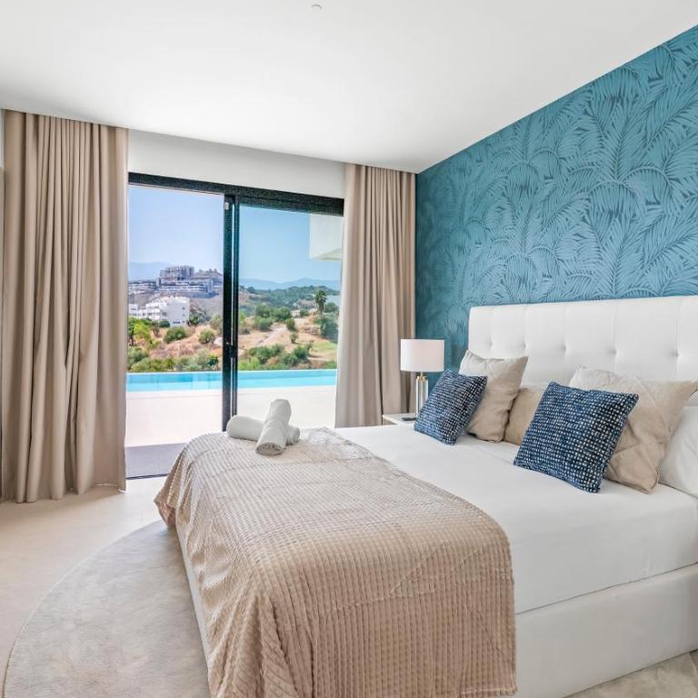 VACATION MARBELLA I Villa Status, Private Pool, 5min to the Beach, BBQ, Rooftop Terrace, 5 BDRS, Luxury Villa - Villa with Private Pool - 45