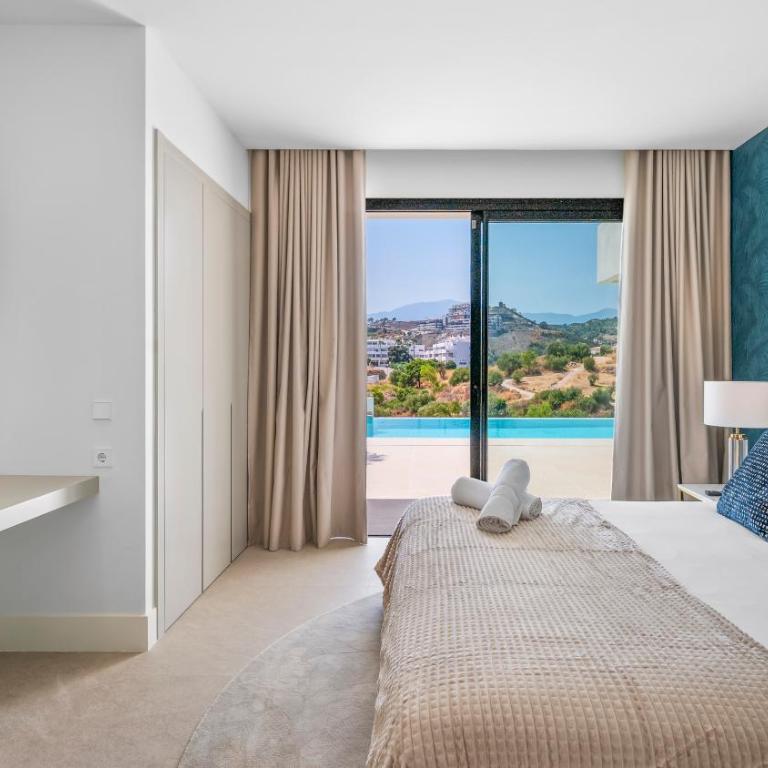 VACATION MARBELLA I Villa Status, Private Pool, 5min to the Beach, BBQ, Rooftop Terrace, 5 BDRS, Luxury Villa - Villa with Private Pool - 46