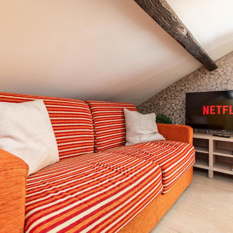 -Due Passi dal Mare- Attico in Centro con Terrazzo - Two-Bedroom Apartment with Terrace - 7