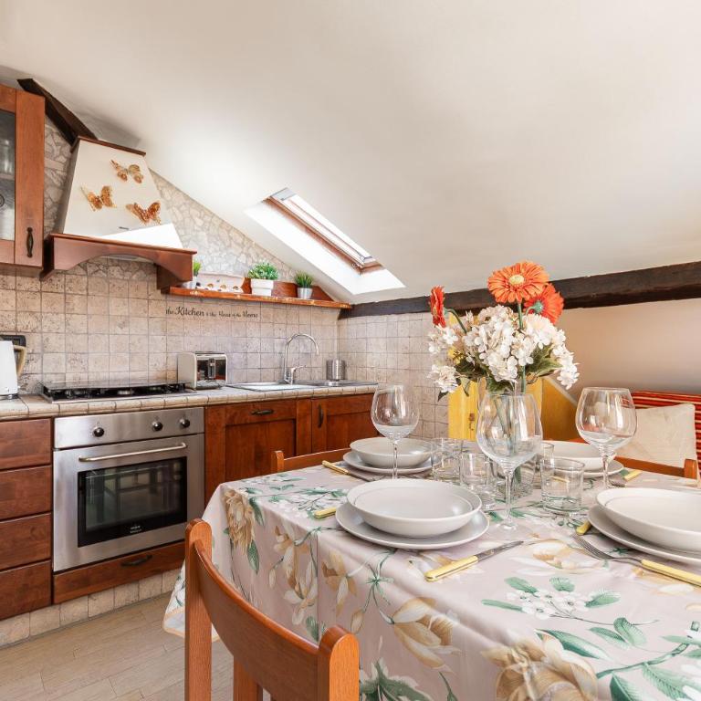 -Due Passi dal Mare- Attico in Centro con Terrazzo - Two-Bedroom Apartment with Terrace - 29