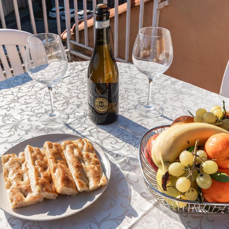-Due Passi dal Mare- Attico in Centro con Terrazzo - Two-Bedroom Apartment with Terrace - 36