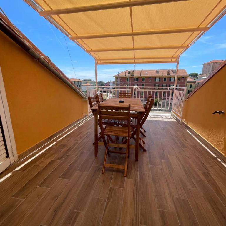 -Due Passi dal Mare- Attico in Centro con Terrazzo - Two-Bedroom Apartment with Terrace - 37